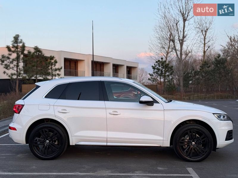 Внедорожник / Кроссовер Audi Q5 2017 в Киеве