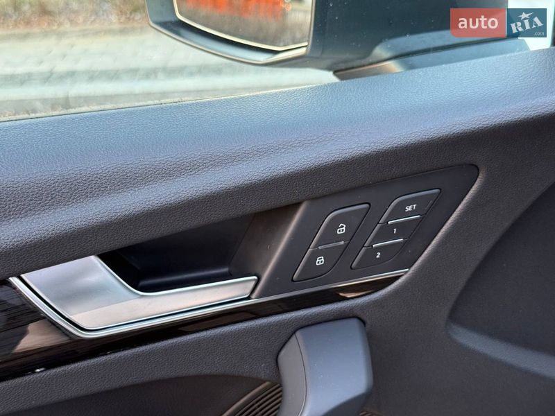 Внедорожник / Кроссовер Audi Q5 2017 в Киеве