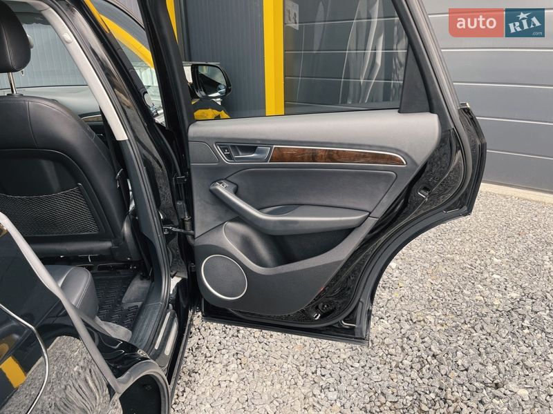 Позашляховик / Кросовер Audi Q5 2015 в Самборі