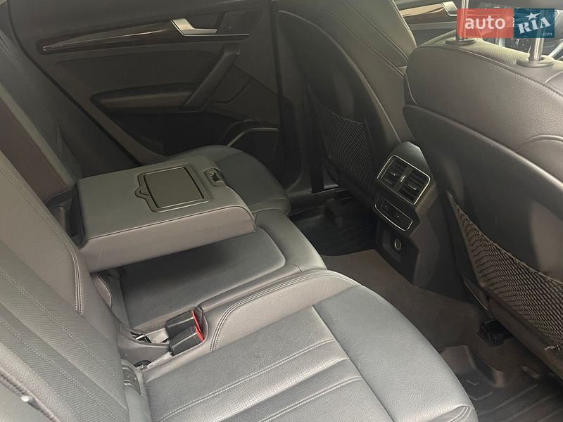 Внедорожник / Кроссовер Audi Q5 2018 в Черновцах