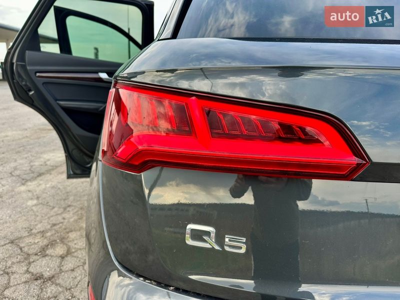 Позашляховик / Кросовер Audi Q5 2019 в Золочеві