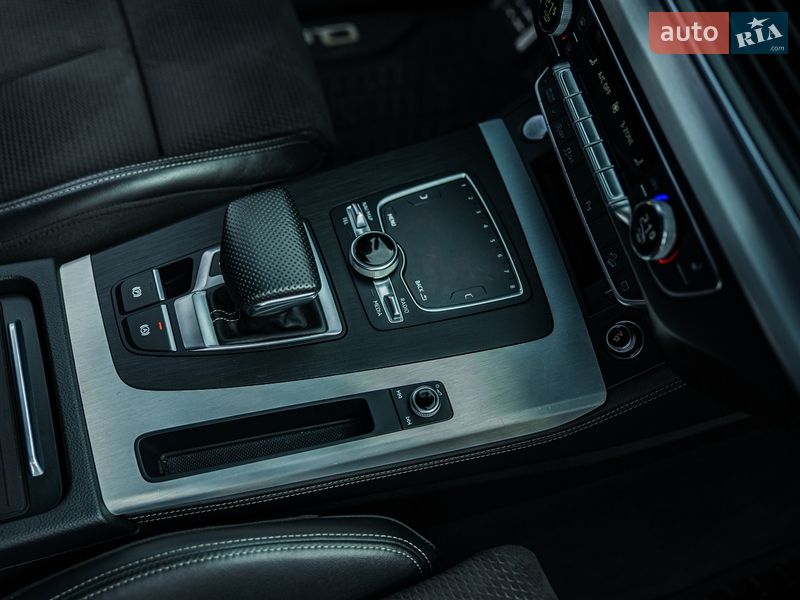 Внедорожник / Кроссовер Audi Q5 2019 в Днепре