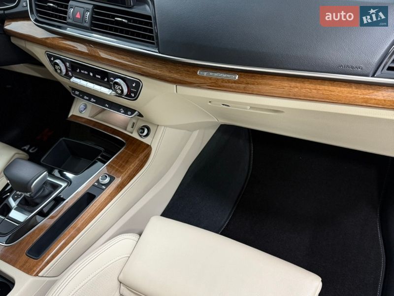 Внедорожник / Кроссовер Audi Q5 2022 в Одессе