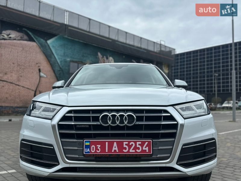 Позашляховик / Кросовер Audi Q5 2020 в Луцьку