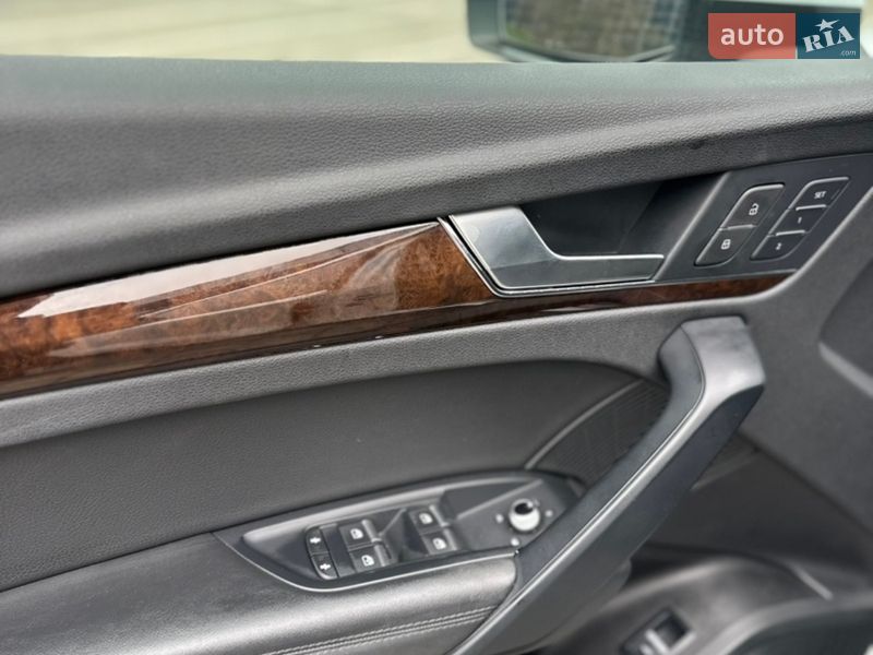 Позашляховик / Кросовер Audi Q5 2020 в Луцьку