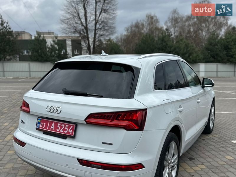 Позашляховик / Кросовер Audi Q5 2020 в Луцьку