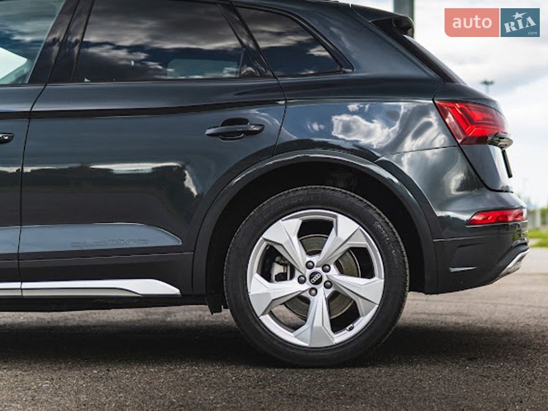 Внедорожник / Кроссовер Audi Q5 2021 в Львове
