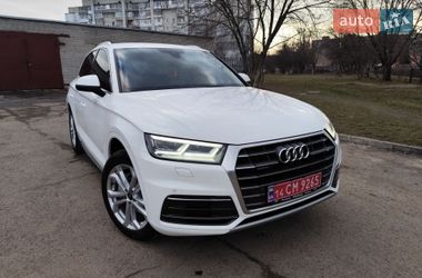 Внедорожник / Кроссовер Audi Q5 2017 в Калуше