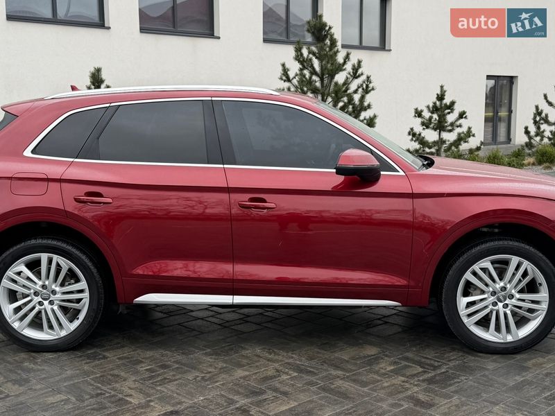Позашляховик / Кросовер Audi Q5 2018 в Луцьку