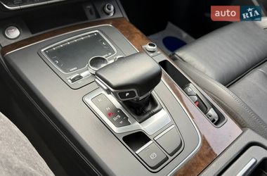 Позашляховик / Кросовер Audi Q5 2018 в Луцьку