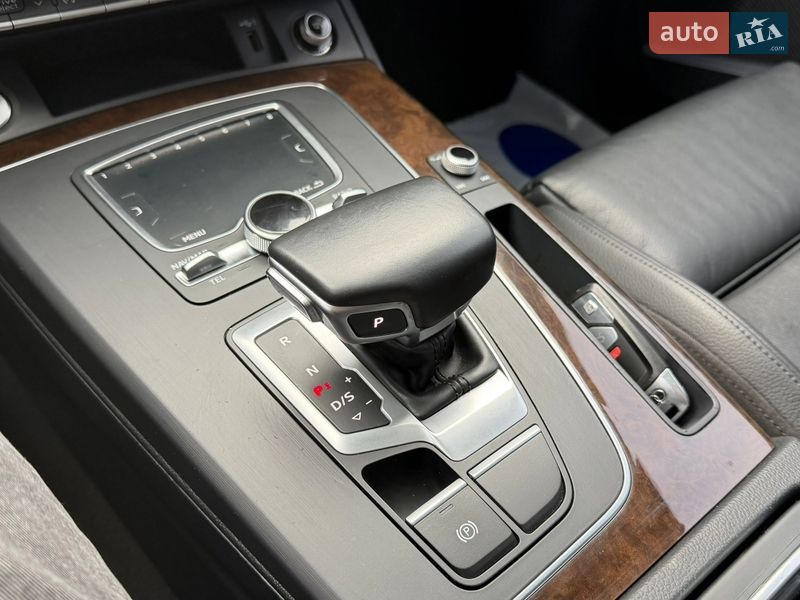 Позашляховик / Кросовер Audi Q5 2018 в Луцьку