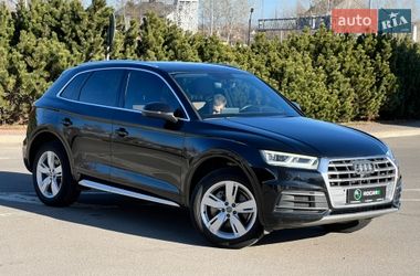 Позашляховик / Кросовер Audi Q5 2018 в Києві