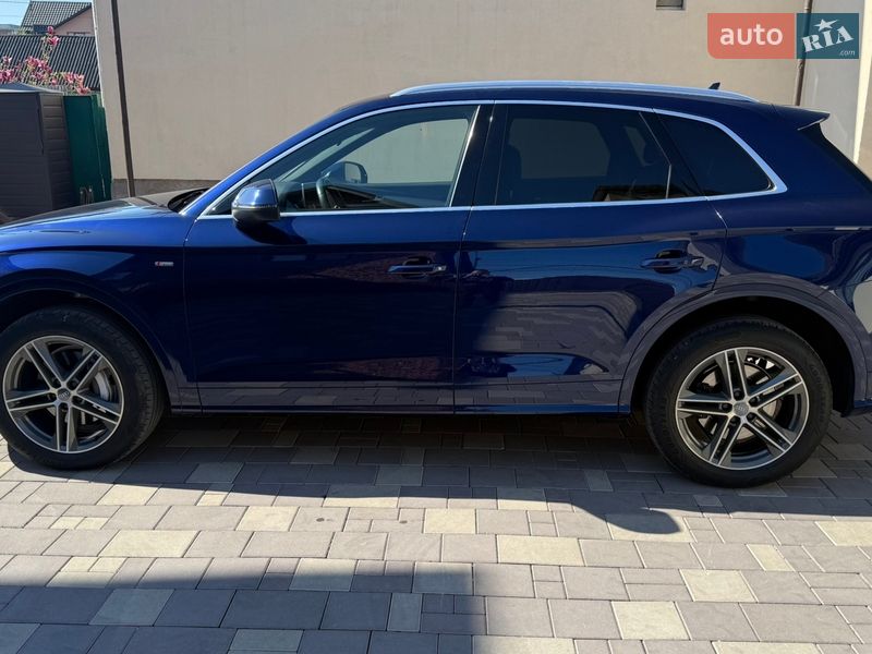 Позашляховик / Кросовер Audi Q5 2017 в Хусті