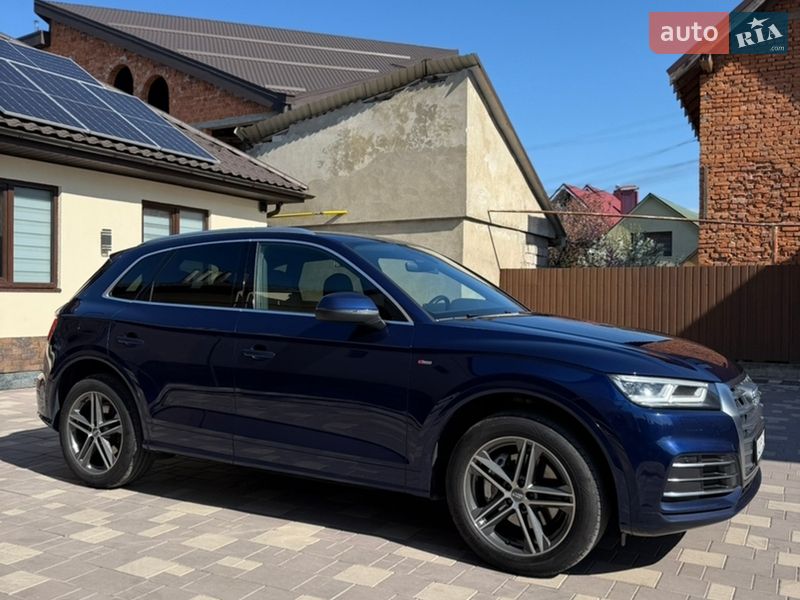 Позашляховик / Кросовер Audi Q5 2017 в Хусті