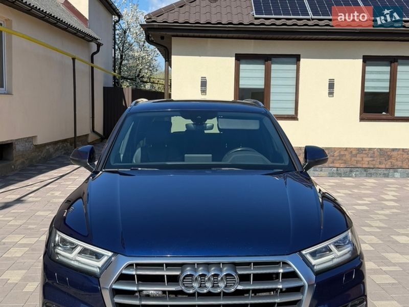Позашляховик / Кросовер Audi Q5 2017 в Хусті