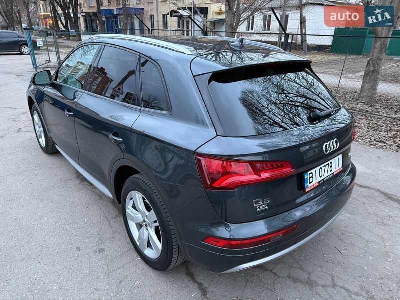 Внедорожник / Кроссовер Audi Q5 2017 в Полтаве