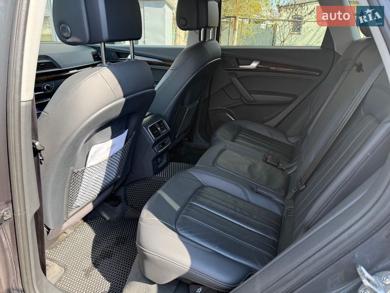 Внедорожник / Кроссовер Audi Q5 2017 в Полтаве