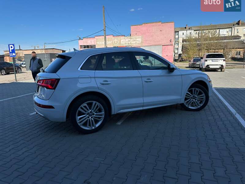 Внедорожник / Кроссовер Audi Q5 2019 в Нежине