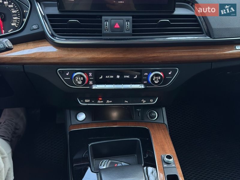 Внедорожник / Кроссовер Audi Q5 2021 в Днепре