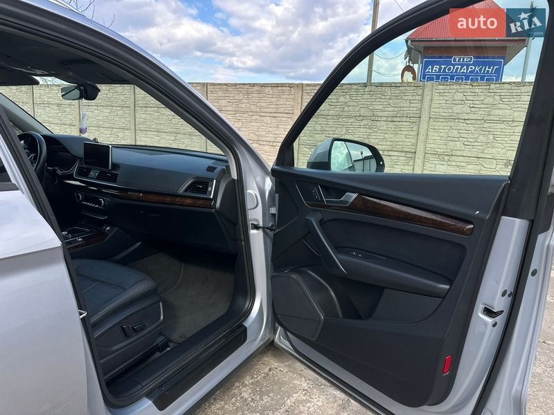 Внедорожник / Кроссовер Audi Q5 2018 в Владимире