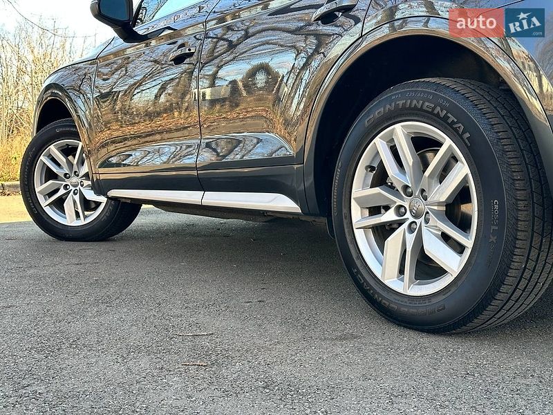Позашляховик / Кросовер Audi Q5 2020 в Києві