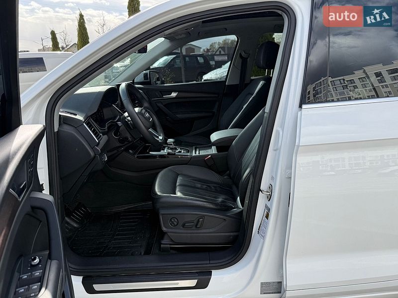 Позашляховик / Кросовер Audi Q5 2021 в Києві