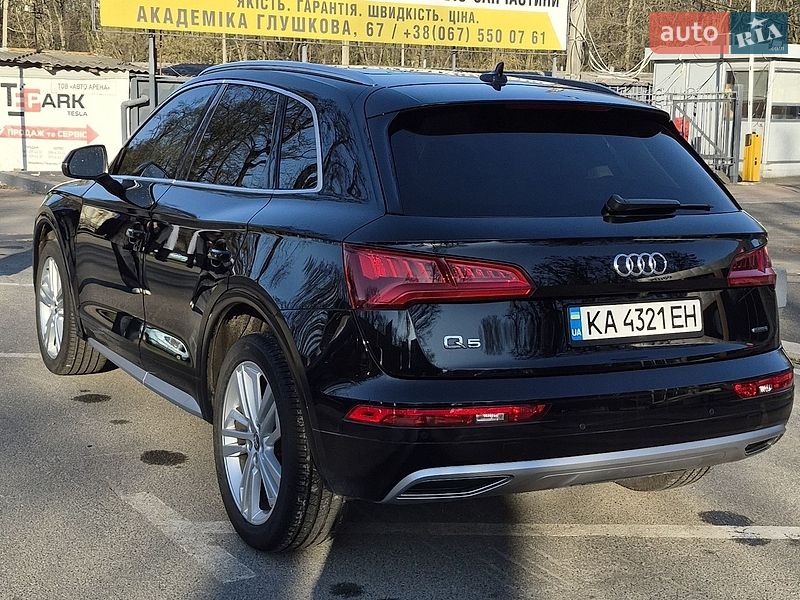 Внедорожник / Кроссовер Audi Q5 2020 в Киеве