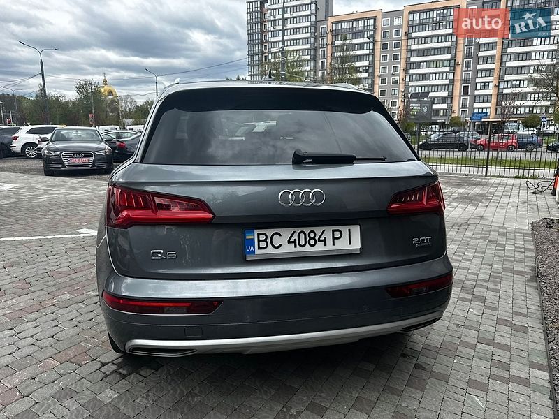 Позашляховик / Кросовер Audi Q5 2017 в Львові