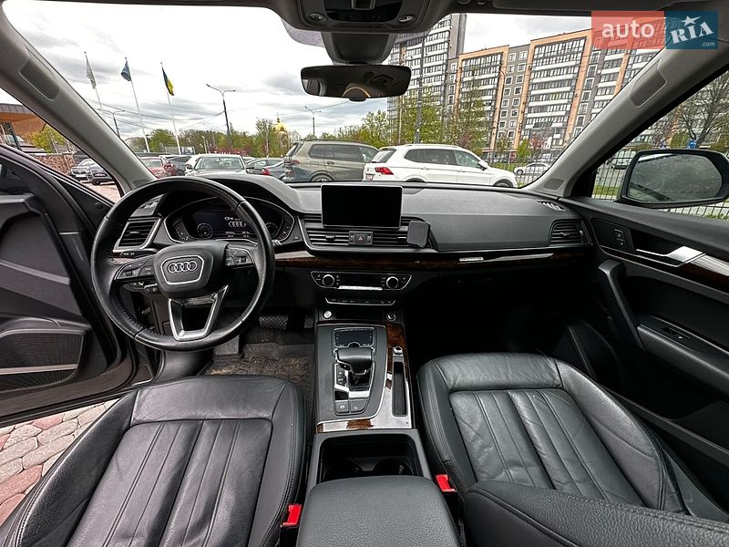 Позашляховик / Кросовер Audi Q5 2017 в Львові