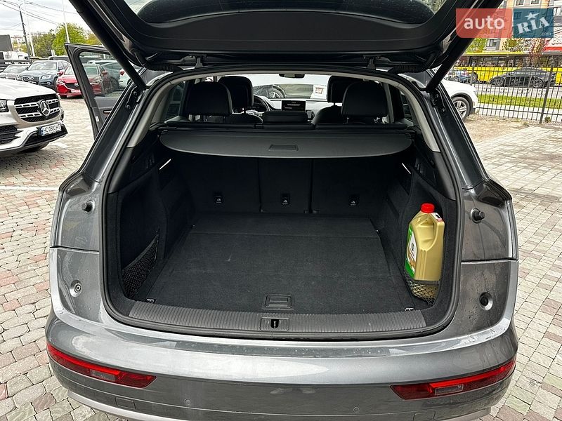 Позашляховик / Кросовер Audi Q5 2017 в Львові
