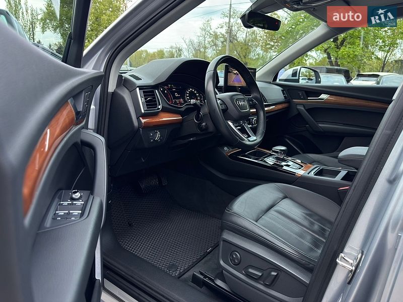 Внедорожник / Кроссовер Audi Q5 2021 в Днепре