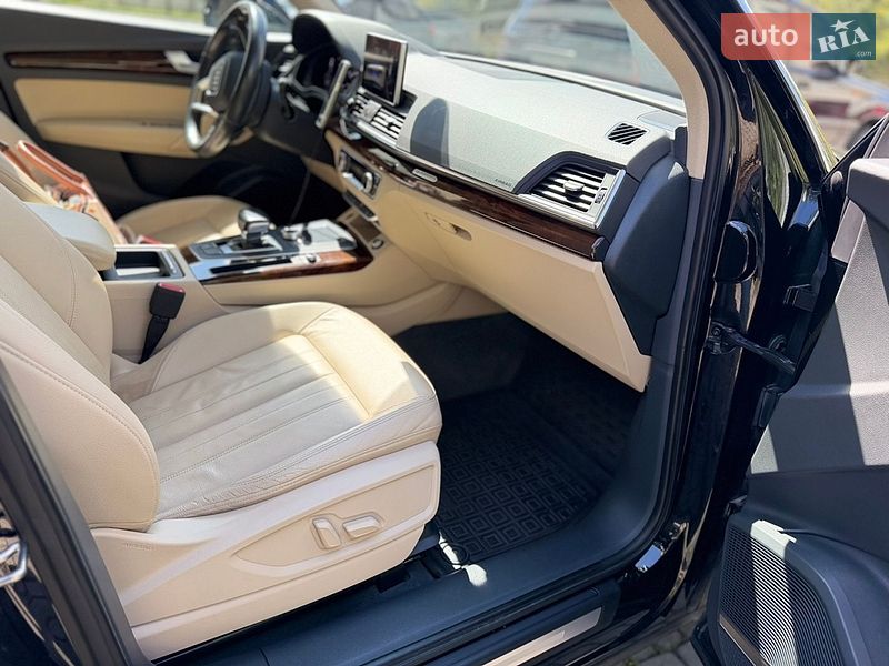 Позашляховик / Кросовер Audi Q5 2017 в Івано-Франківську