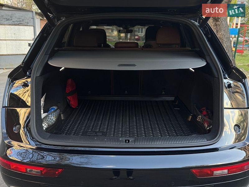 Внедорожник / Кроссовер Audi Q5 2019 в Киеве