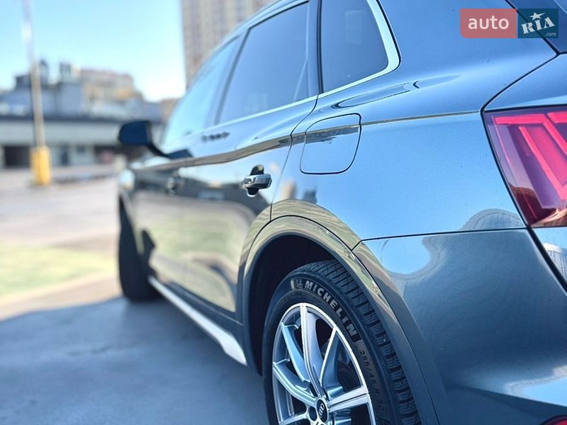Внедорожник / Кроссовер Audi Q5 2022 в Киеве