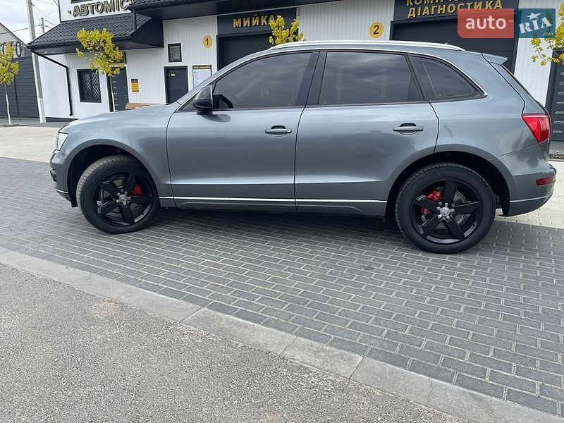 Позашляховик / Кросовер Audi Q5 2011 в Новоархангельську