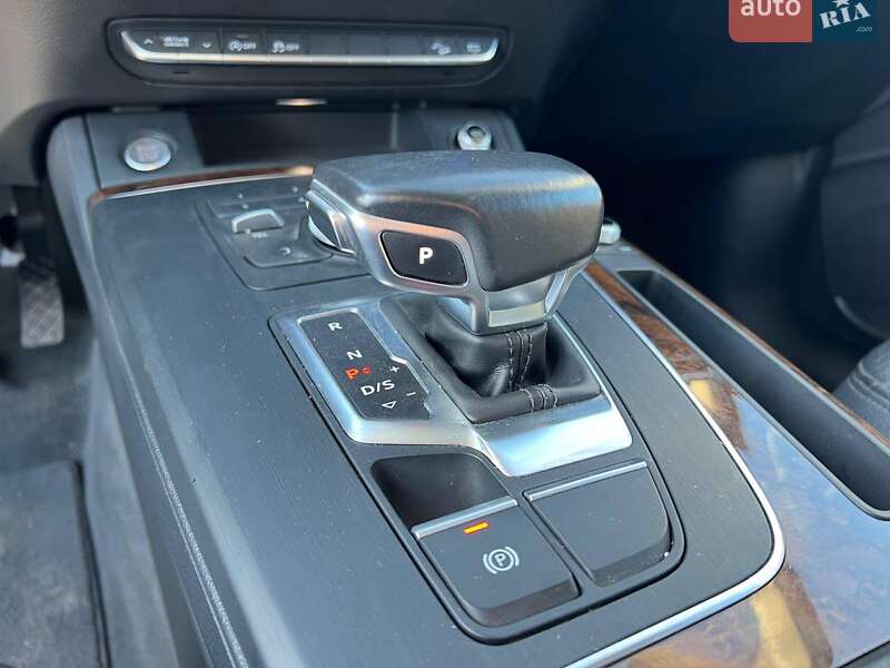 Внедорожник / Кроссовер Audi Q5 2017 в Львове