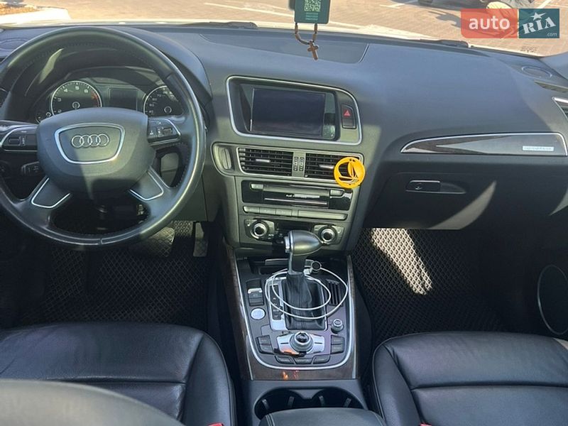 Внедорожник / Кроссовер Audi Q5 2015 в Одессе