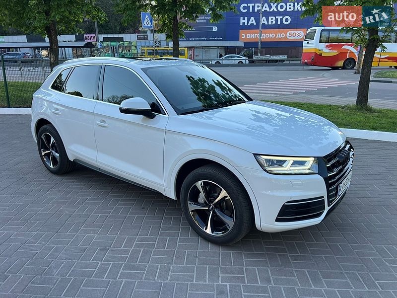 Позашляховик / Кросовер Audi Q5 2020 в Києві