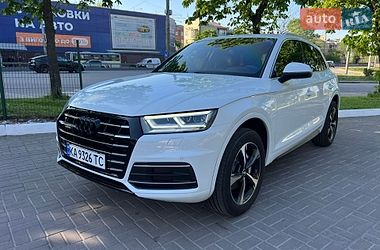 Позашляховик / Кросовер Audi Q5 2020 в Києві