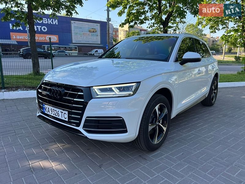 Позашляховик / Кросовер Audi Q5 2020 в Києві