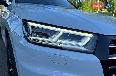 Позашляховик / Кросовер Audi Q5 2020 в Києві
