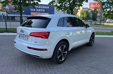 Позашляховик / Кросовер Audi Q5 2020 в Києві