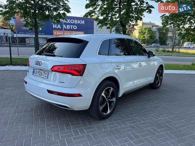 Позашляховик / Кросовер Audi Q5 2020 в Києві