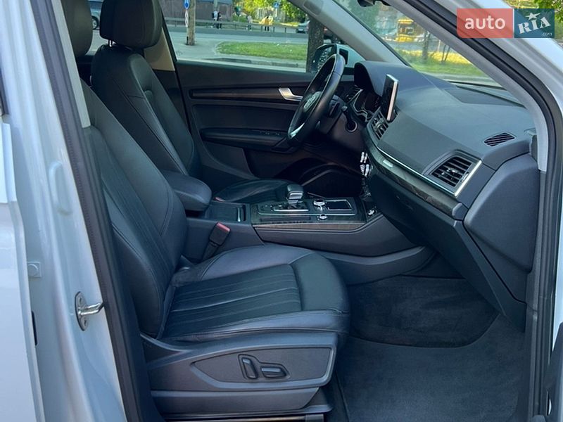 Позашляховик / Кросовер Audi Q5 2020 в Києві
