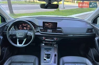 Позашляховик / Кросовер Audi Q5 2020 в Києві