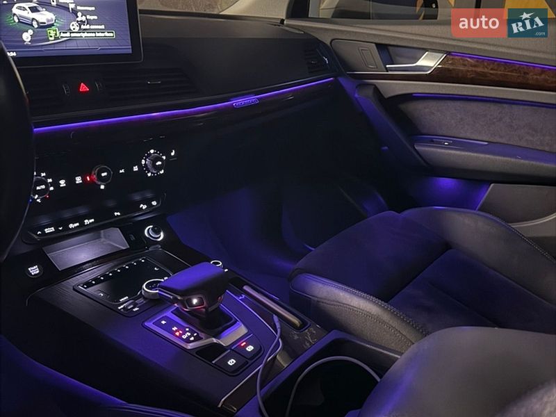 Внедорожник / Кроссовер Audi Q5 2020 в Киеве