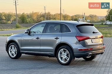Внедорожник / Кроссовер Audi Q5 2015 в Черновцах