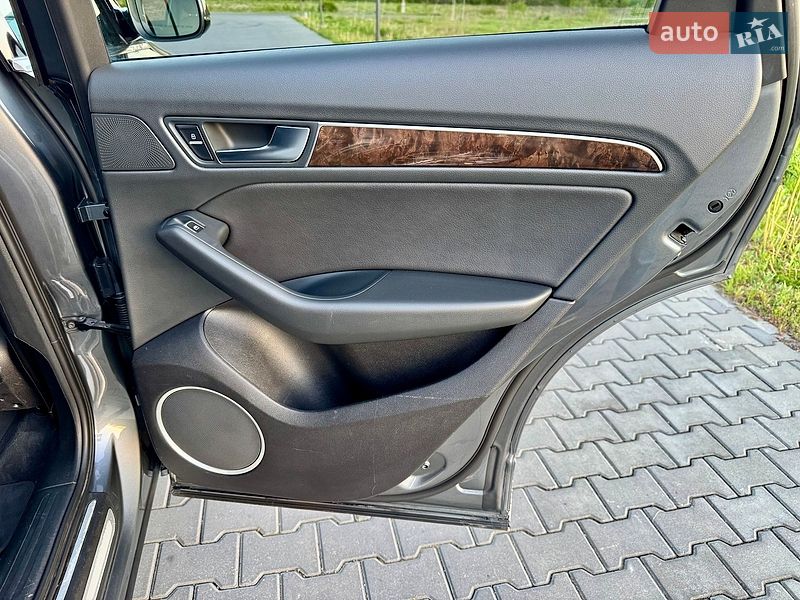 Внедорожник / Кроссовер Audi Q5 2015 в Черновцах