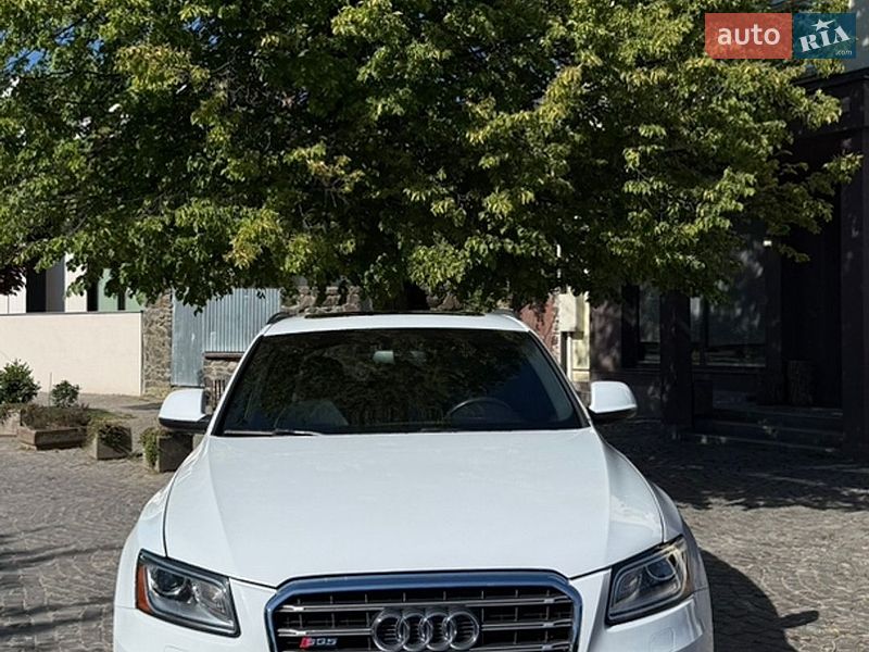 Внедорожник / Кроссовер Audi Q5 2014 в Ужгороде