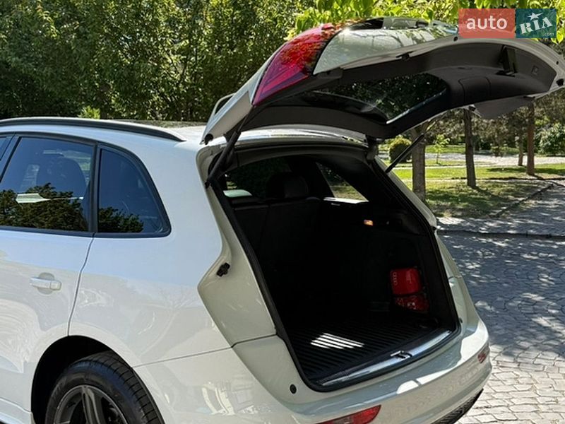 Внедорожник / Кроссовер Audi Q5 2014 в Ужгороде